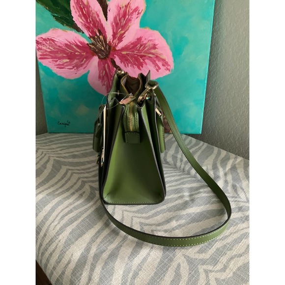 Michael Kors Evergreen Leather Bag 3 in 1 bag Crossbody/shoulder/handbag New - Picture 2 of 4